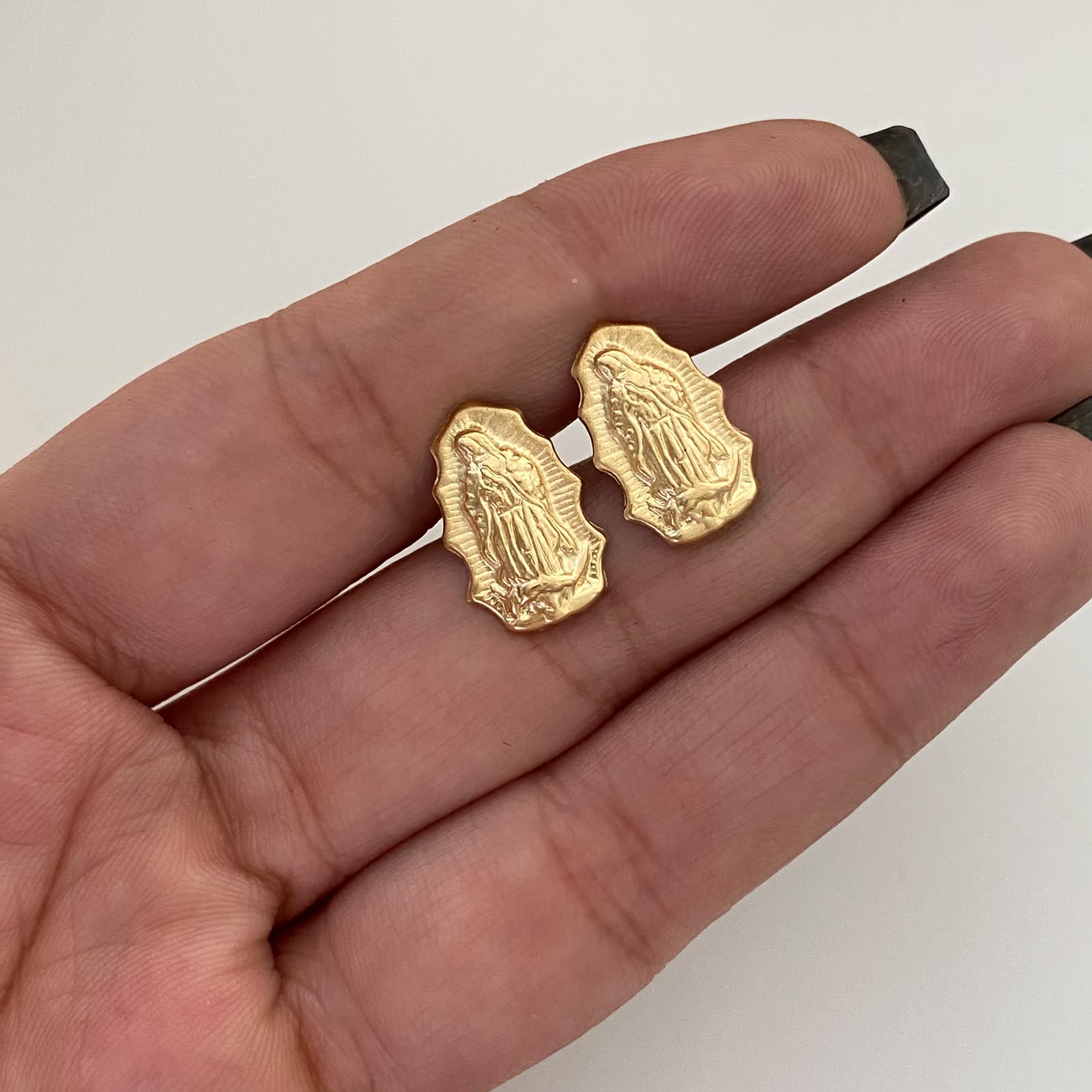 Topos Virgen de Guadalupe Silueta Oro amarillo 18k 1,45 Gr / 10,3 mm