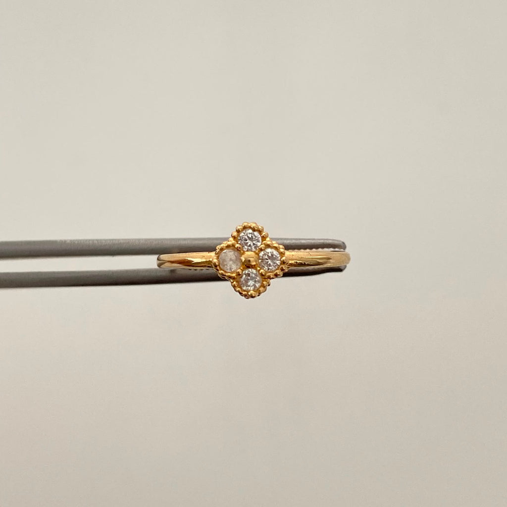 Anillo Trebol Blanco Oro amarillo 18k / Talla 6 / 1,1 Gr / 1,3 mm