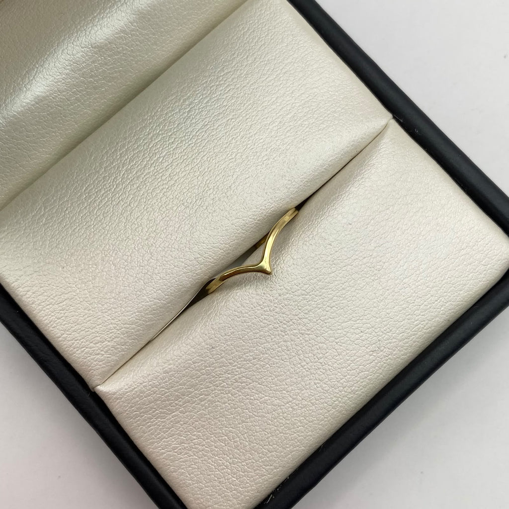 Anillo relieve  Oro amarillo / Talla 6 1/2 / 0,9 Gr
