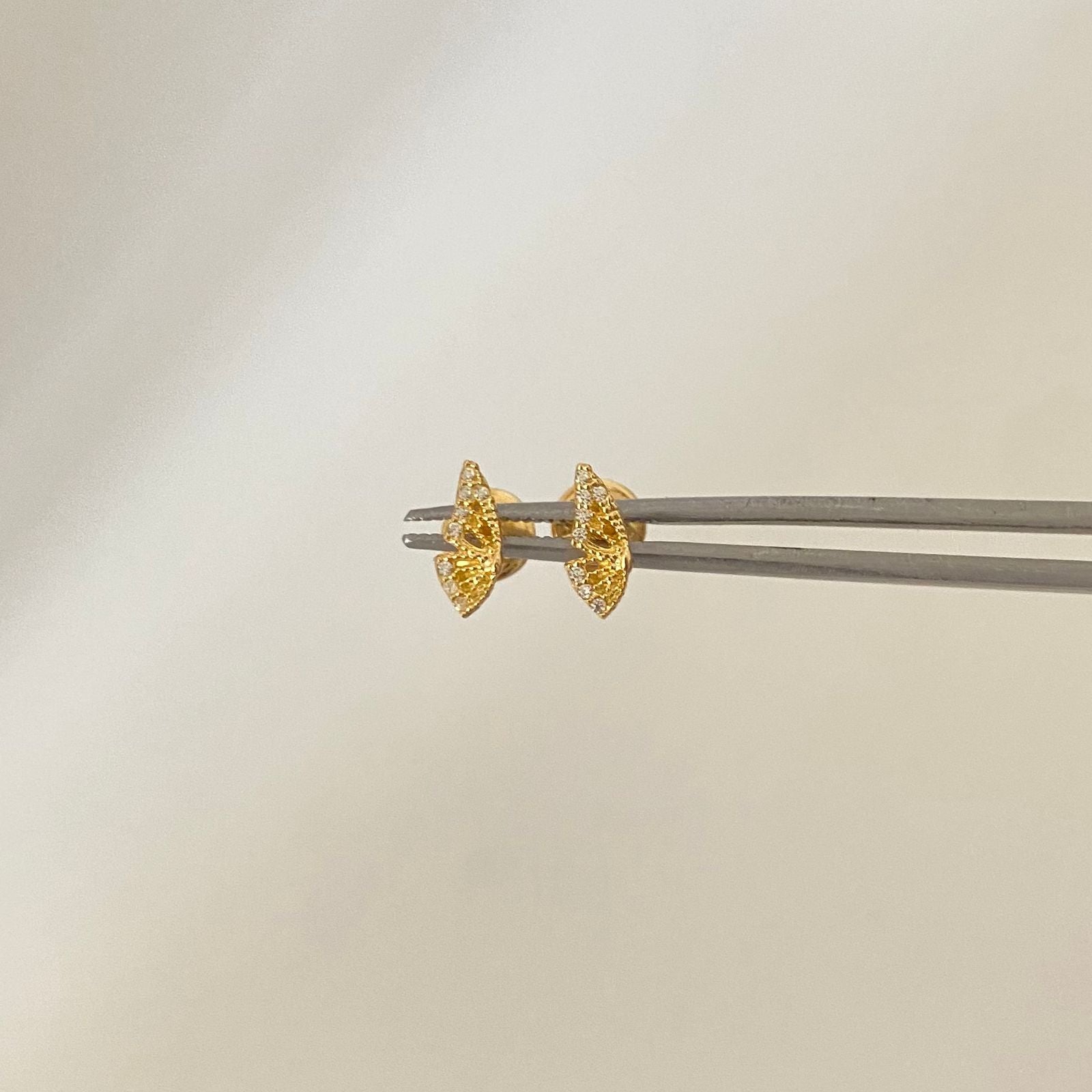 Topos ala mariposa casting Oro amarillo 18k 0,8 Gr / 3,6 mm