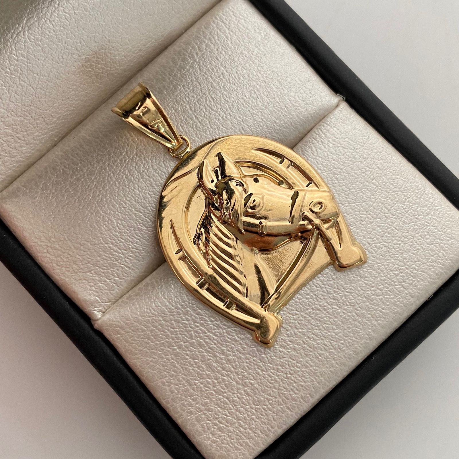Dije Herradura de caballo Oro amarillo 18k 2,6 Gr / 22,3 mm / 3,4 Cm