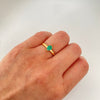 Anillo con esmeralda en gota  Oro amarillo 18k / Talla 6 3/4 / 2,5 Gr
