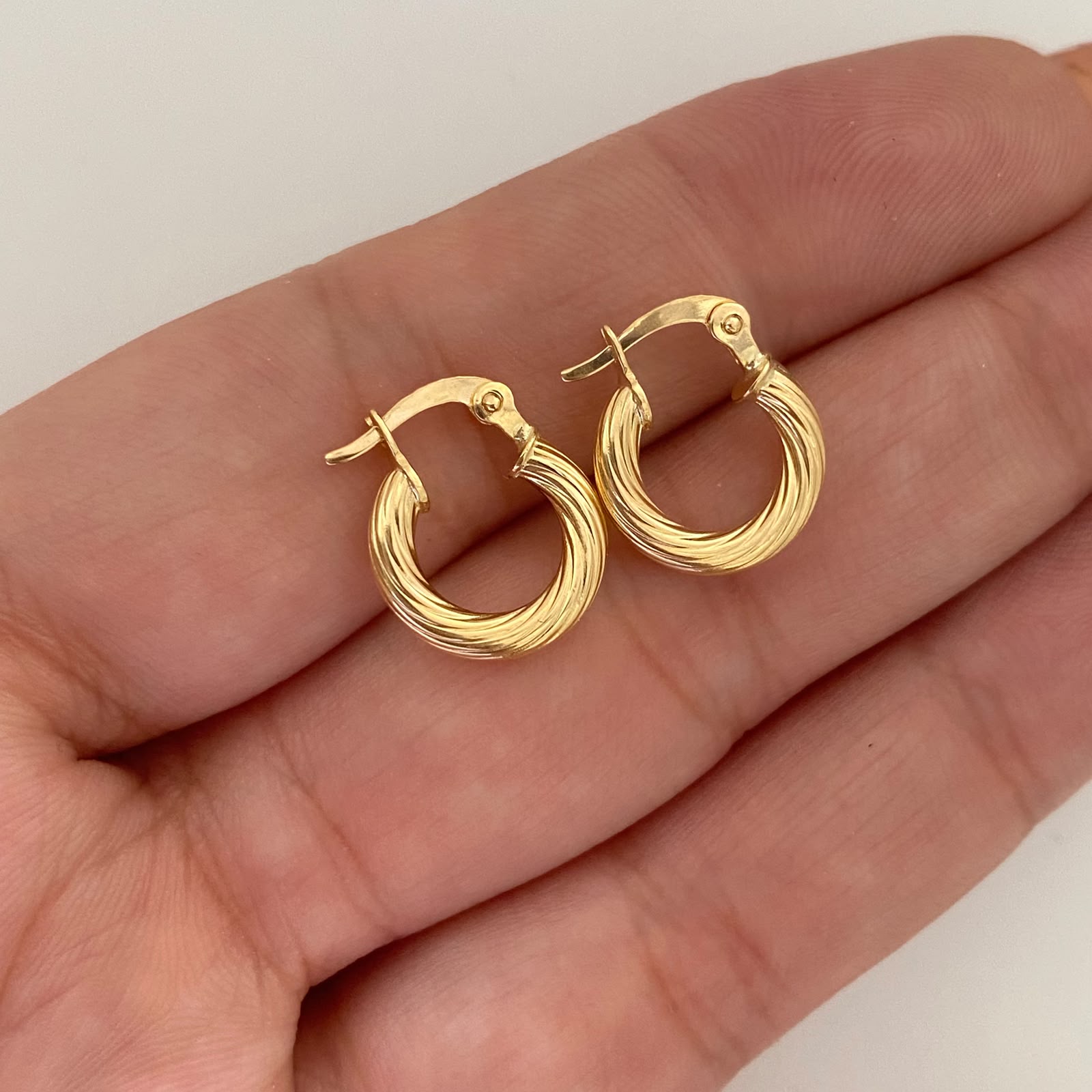 Candonga Entorchada Oro amarillo 18k 1,15 Gr / 1,4 Cm