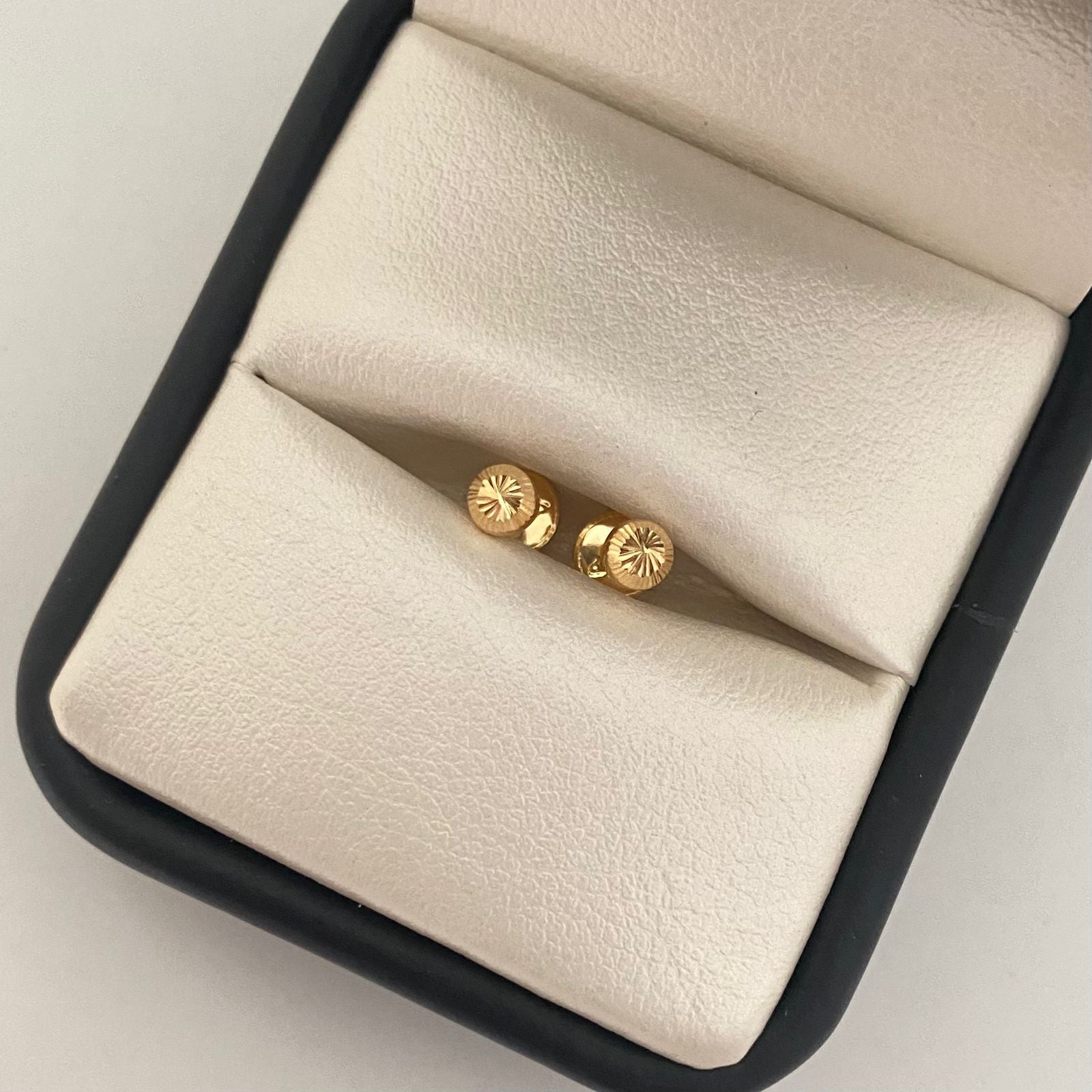 Topos bola diamantada Oro amarillo 18k 0,55 Gr / 4,0 mm