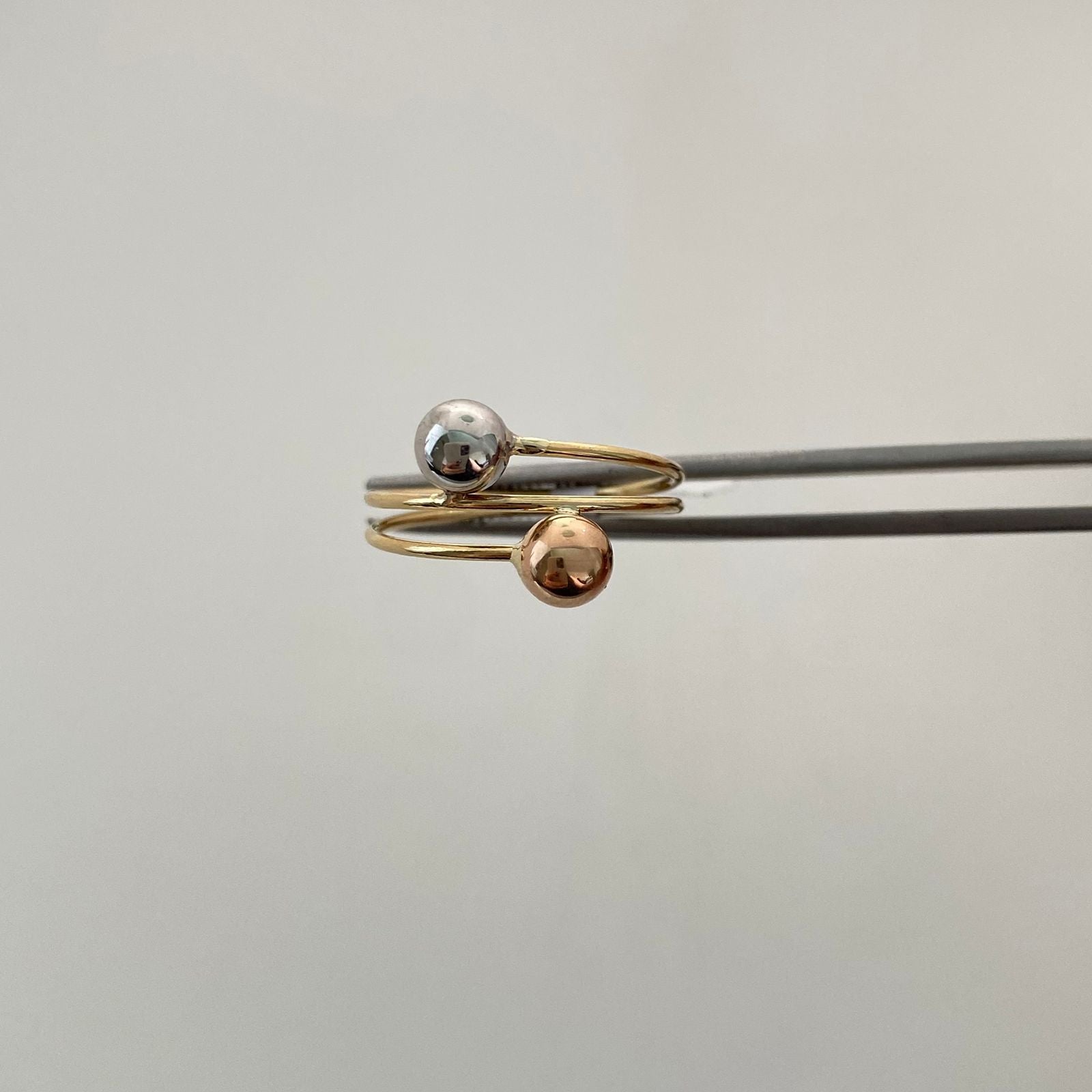 Anillo Tu y yo Tres oros 18k / Talla 5 1/2 / 1,35 Gr / 2,3 mm
