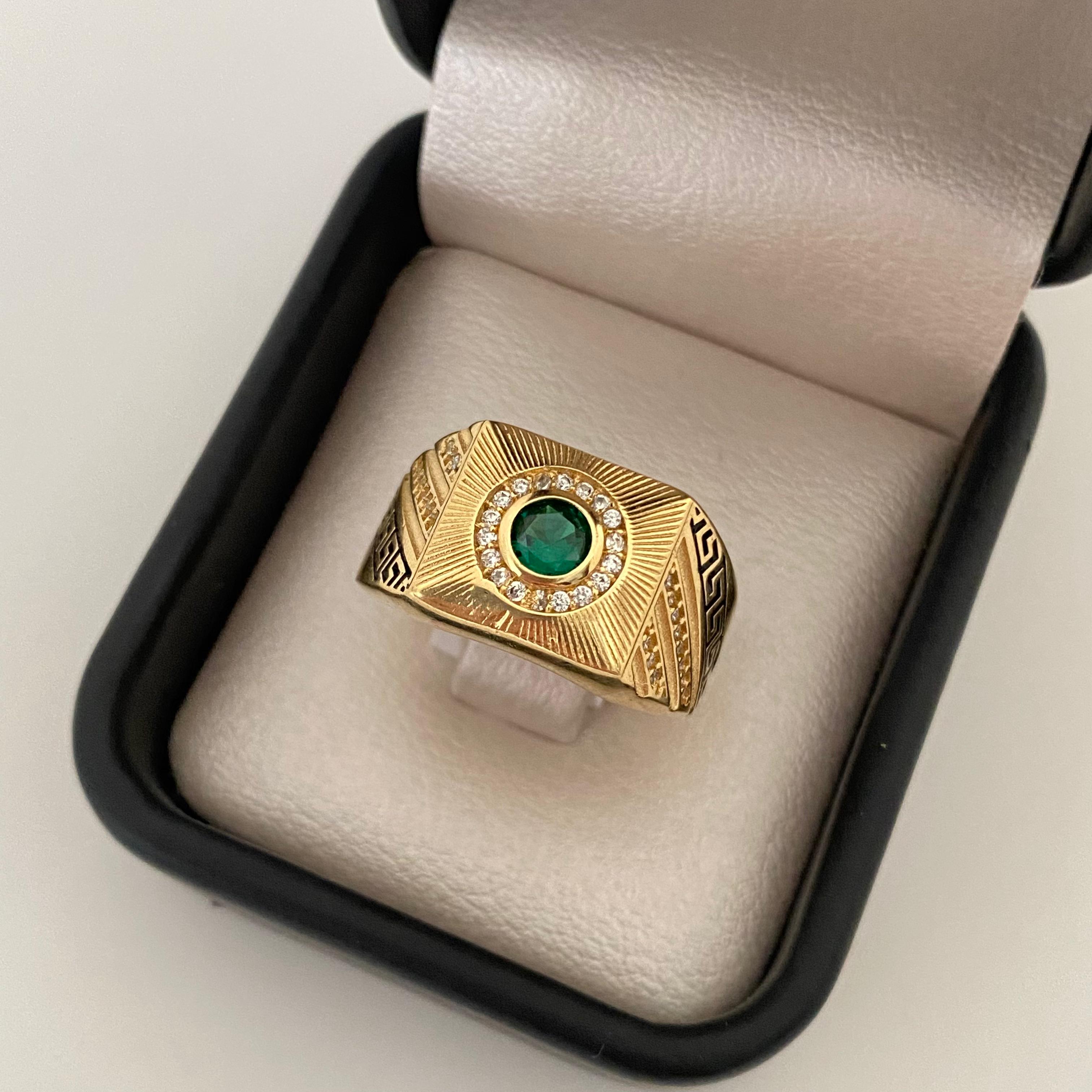 Anillo centro circon verde lateral grabado vs Oro amarillo 18k / Talla 10 1/4 / 7,0 Gr