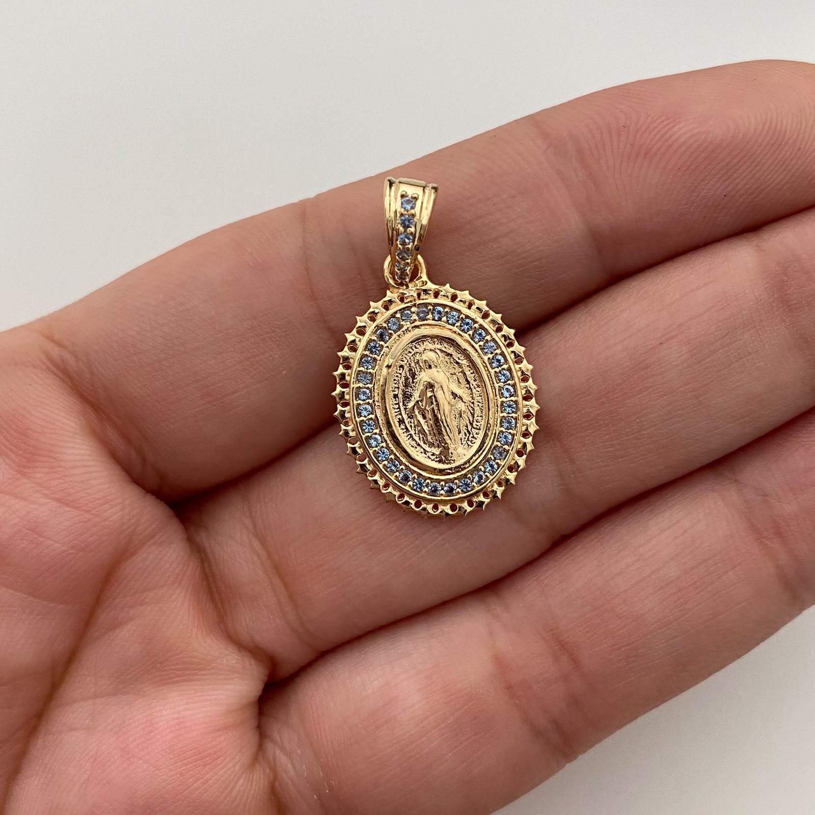 Dije Redondo Casting Azul Pastel Virgen Milagrosa Oro amarillo 18k 2,5 Gr / 15,9 mm / 2,6 Cm