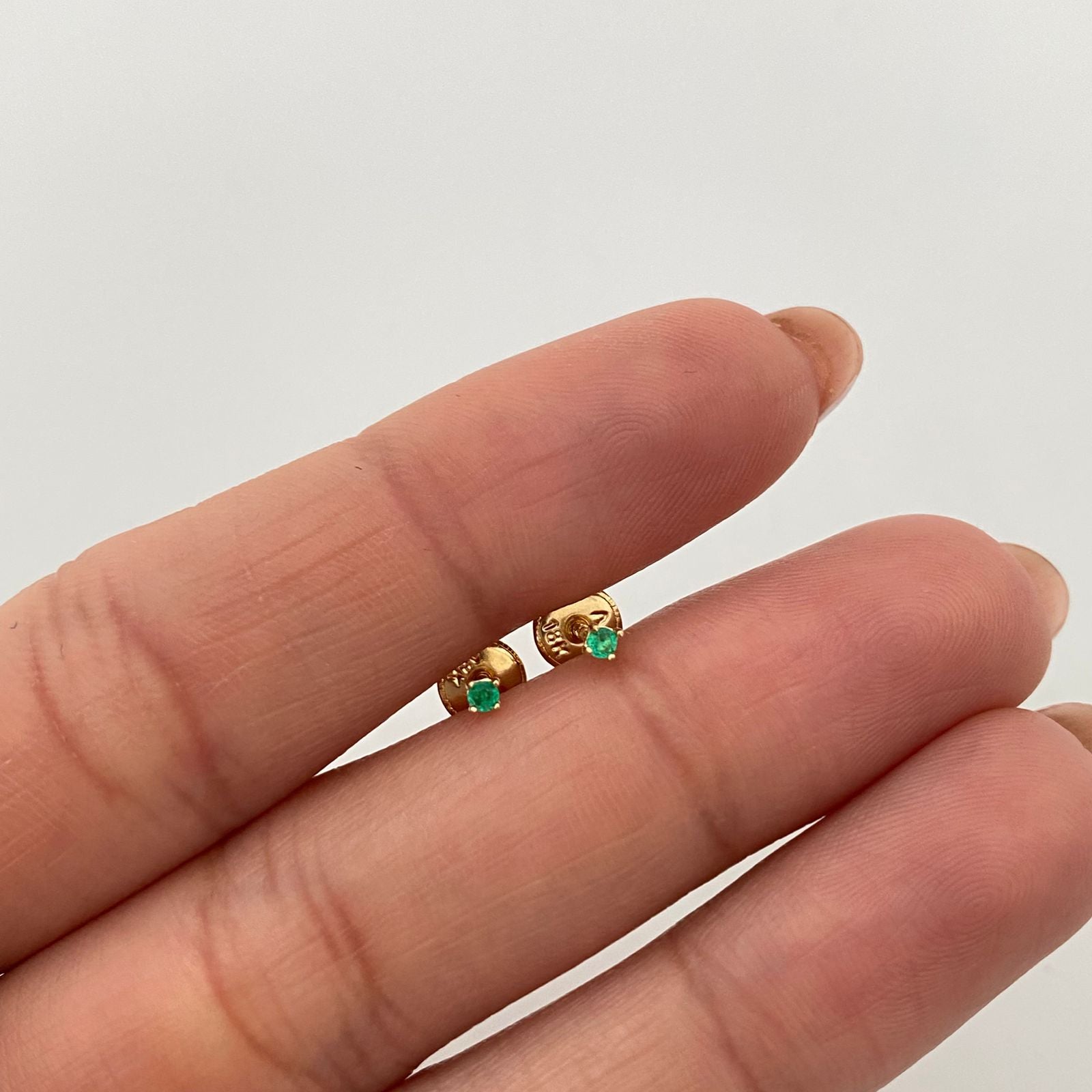 Topos esmeralda  Oro amarillo 18k 0,4 Gr