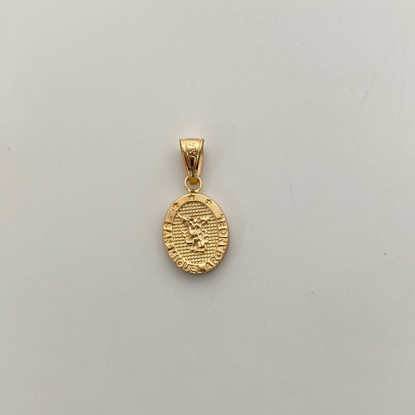 Dije San Miguel Arcangel Oro amarillo 18k 0,8 Gr / 10,8 mm / 2,2 Cm