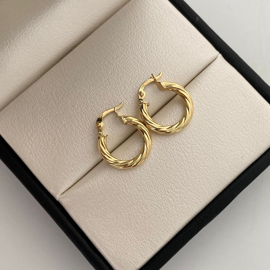 Candonga Entorchada Oro amarillo 18k 1,45 Gr / 1,5 Cm