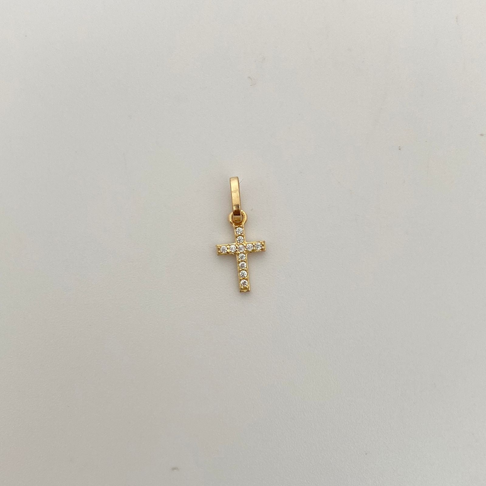 Dije Cruz blanca Casting Oro amarillo 18k 0,65 Gr / 7,4 mm / 1,8 Cm