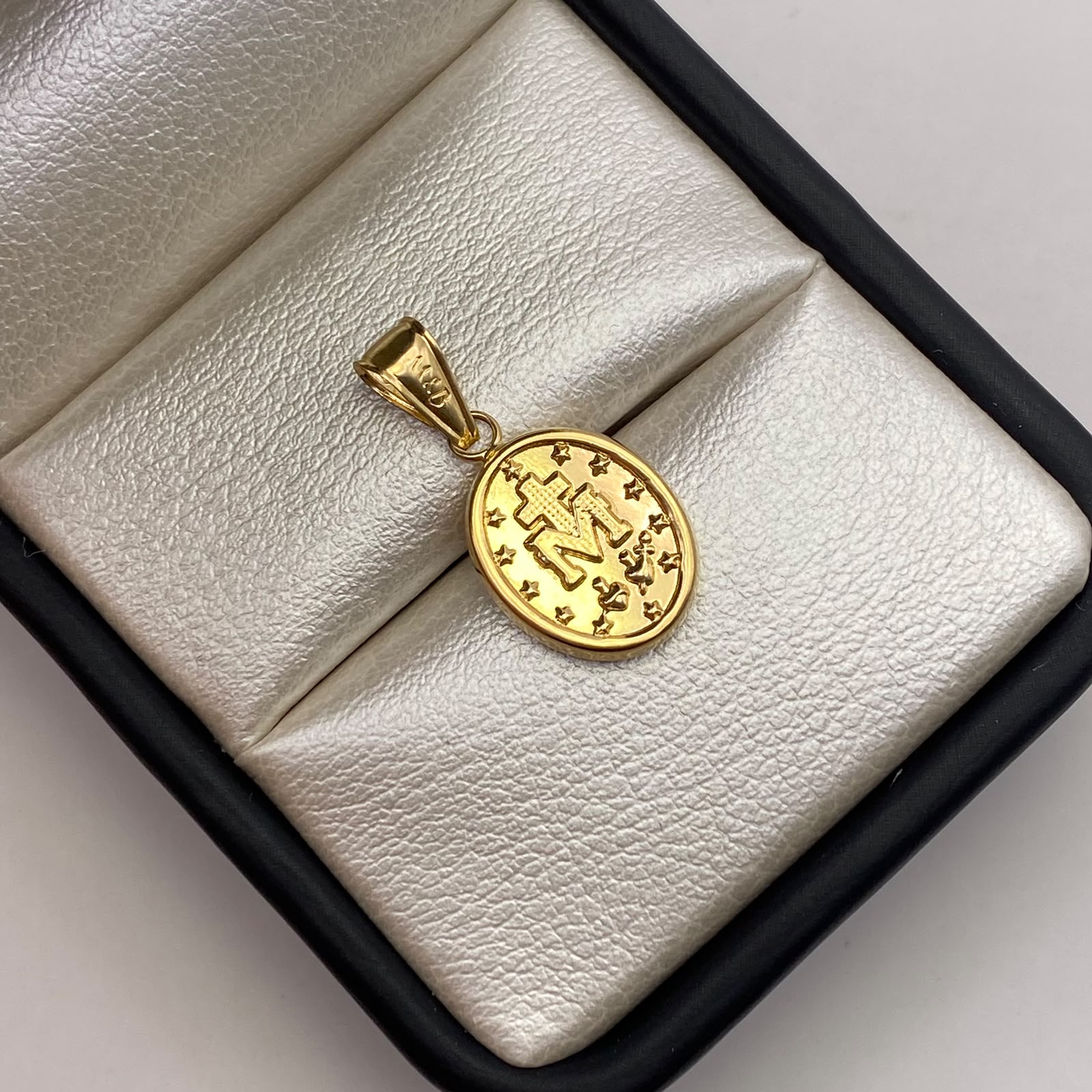 Dije Virgen milagrosa Oro amarillo 18k 0,83 Gr / 11,2 mm / 2,3 Cm