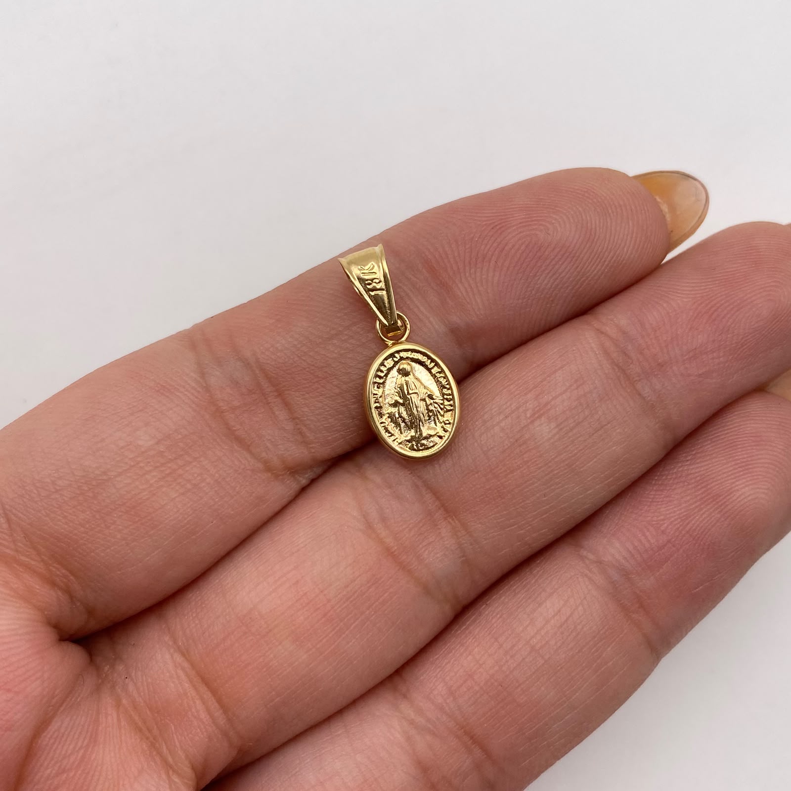 Dije virgen milagrosa Oro amarillo 18k 0,55 Gr / 8,2 mm / 2 Cm