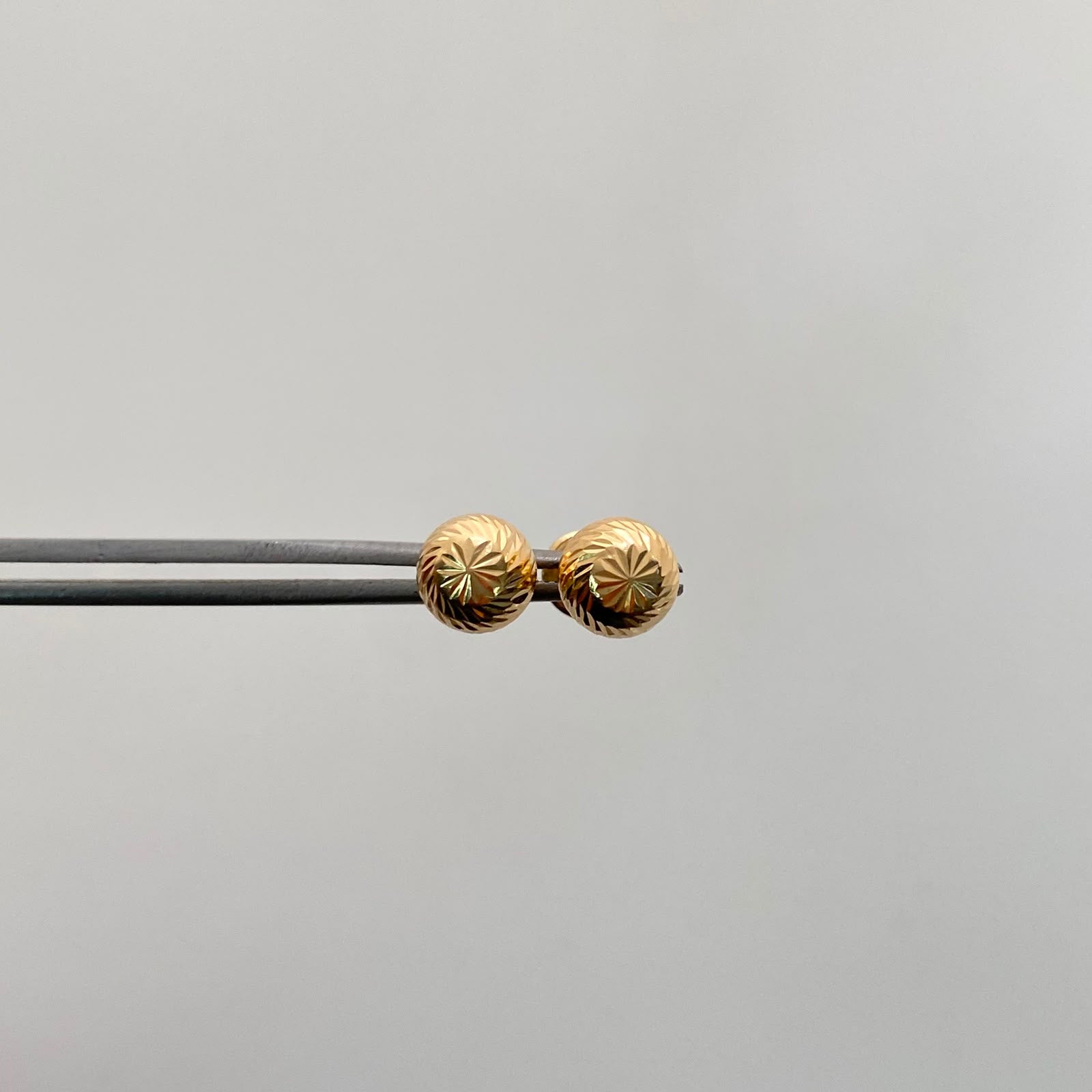 Topos Bola Diamantada 7mm Oro amarillo 18k 0,95 Gr