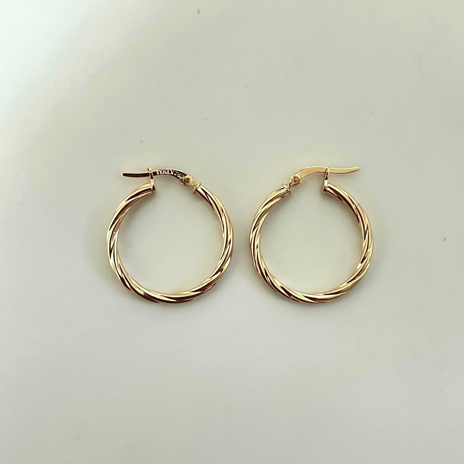 Candonga entorchada Oro amarillo 18k 1,95 Gr / 2,5 Cm