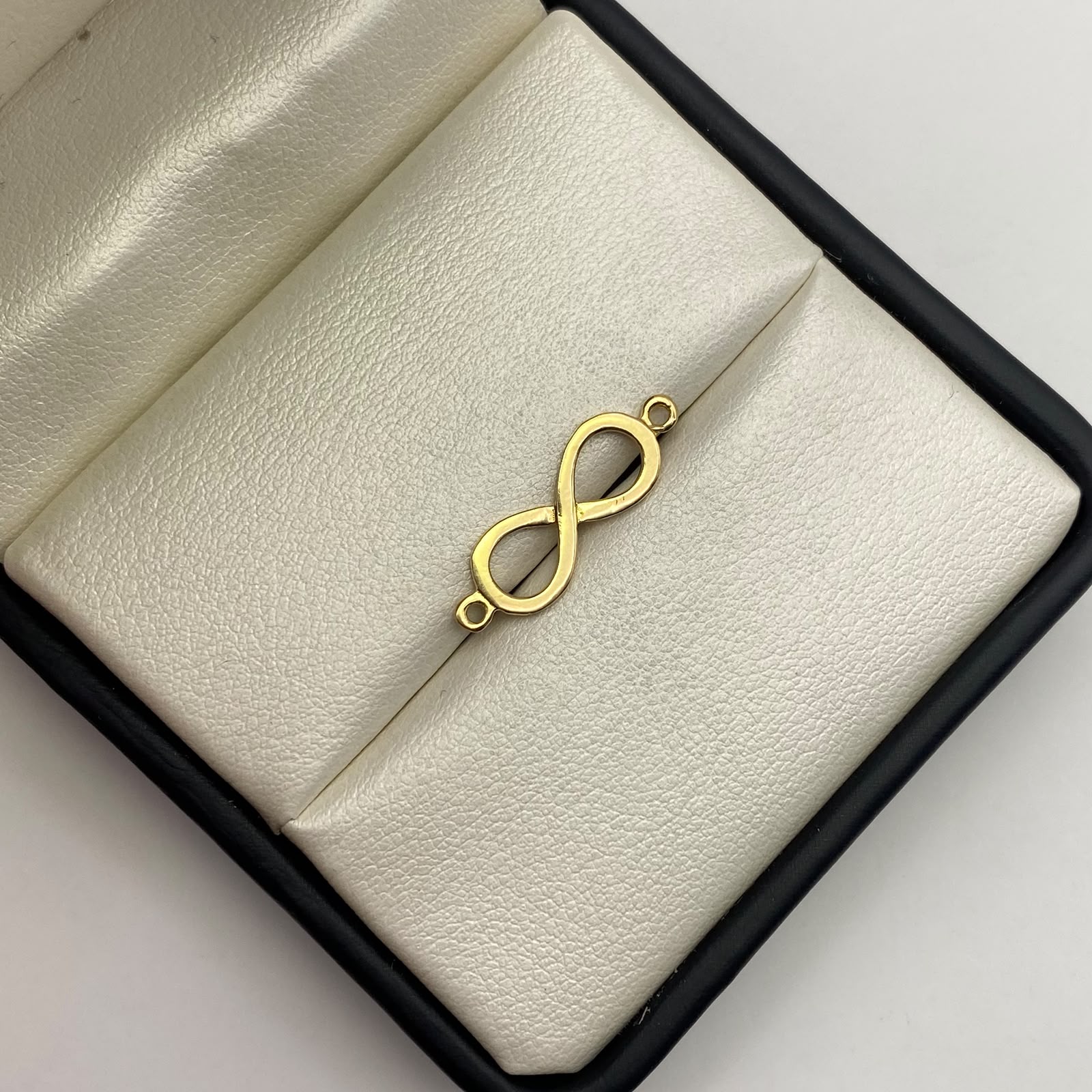 Herraje infinito Oro amarillo 18k 1,04 Gr / 2,3 Cm