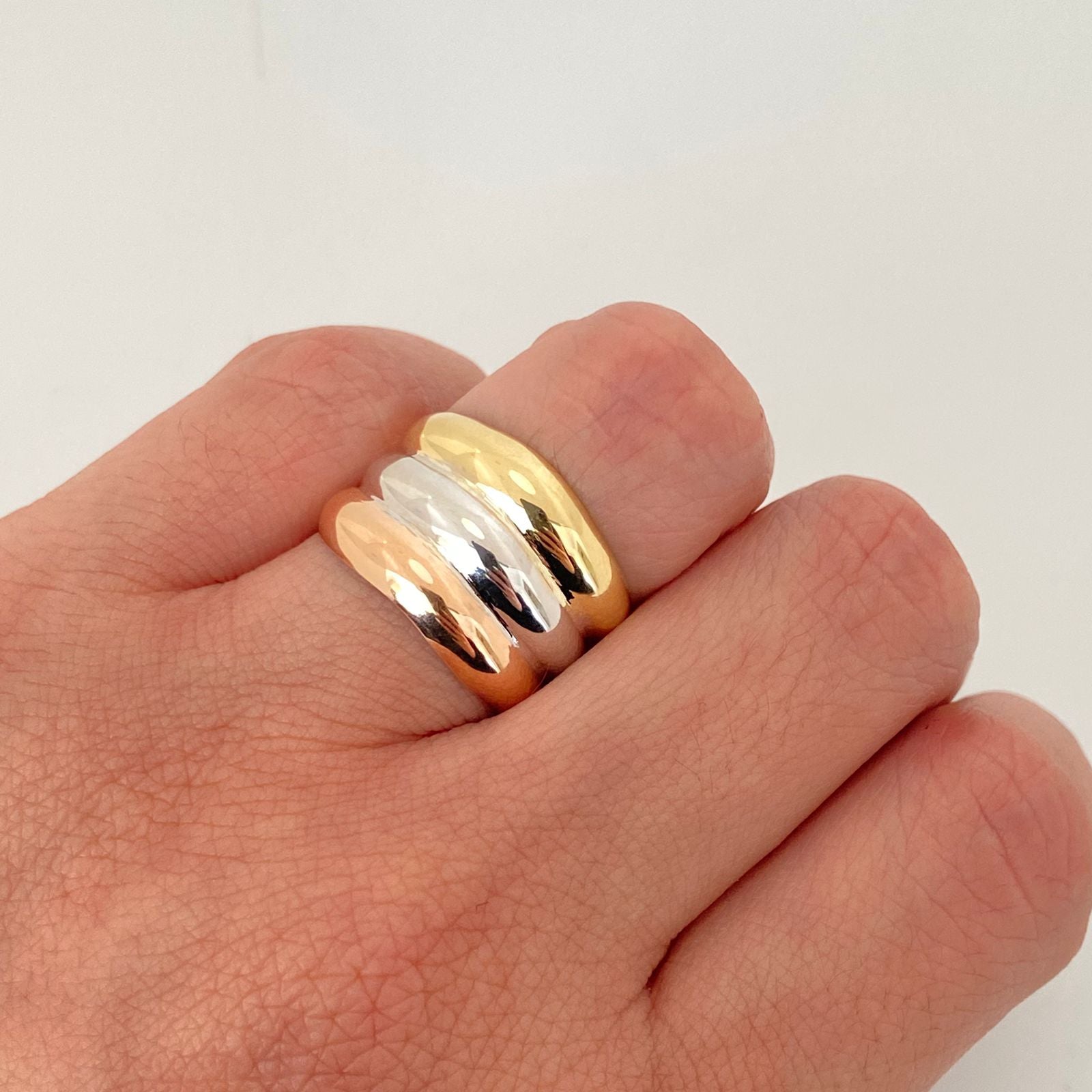 Anillo tubular  Tres oros 18k / Talla 7 1/2 / 2,5 Gr