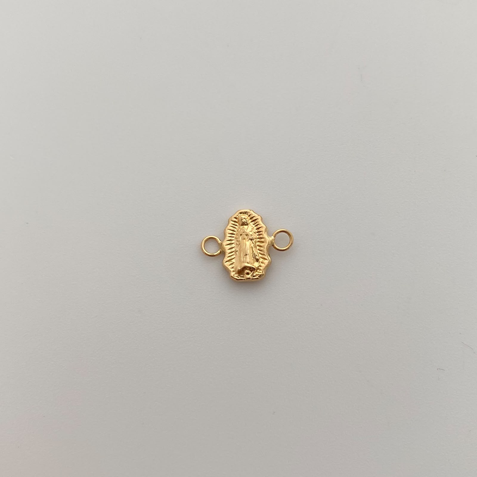 Herraje Virgen Guadalupe Silueta Oro amarillo 18k 0,35 Gr / 1,2 Cm