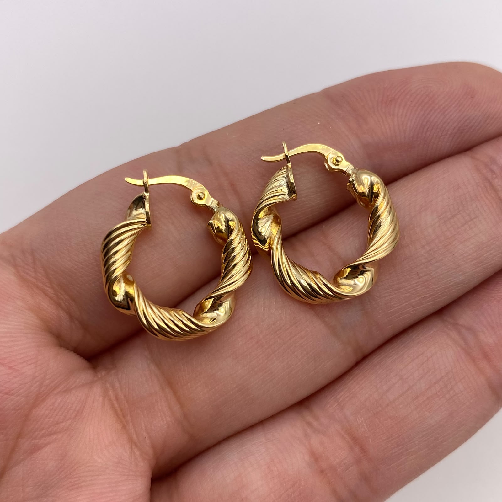 Candonga Entorchada Oro amarillo 18k 1,93 Gr / 1,8 Cm