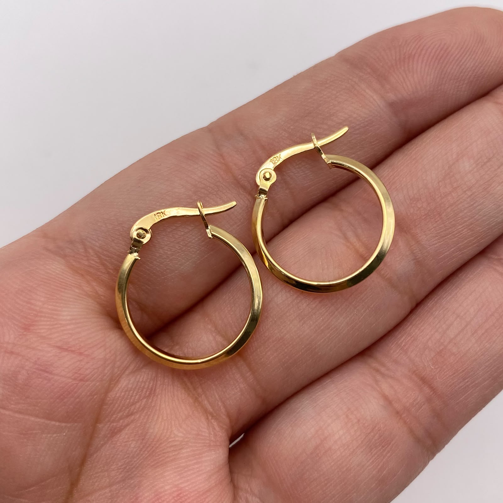 Candonga lisa Oro amarillo 18k 0,92 Gr / 1,8 Cm