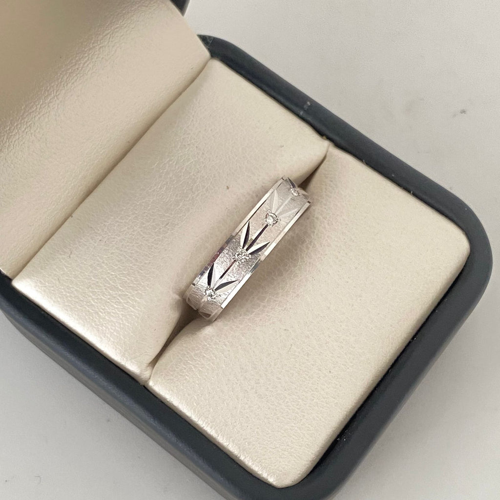 Anillo argolla de matrimonio (POR FABRICACION) Oro blanco 18k / Talla 7 1/2 / 5,15 Gr