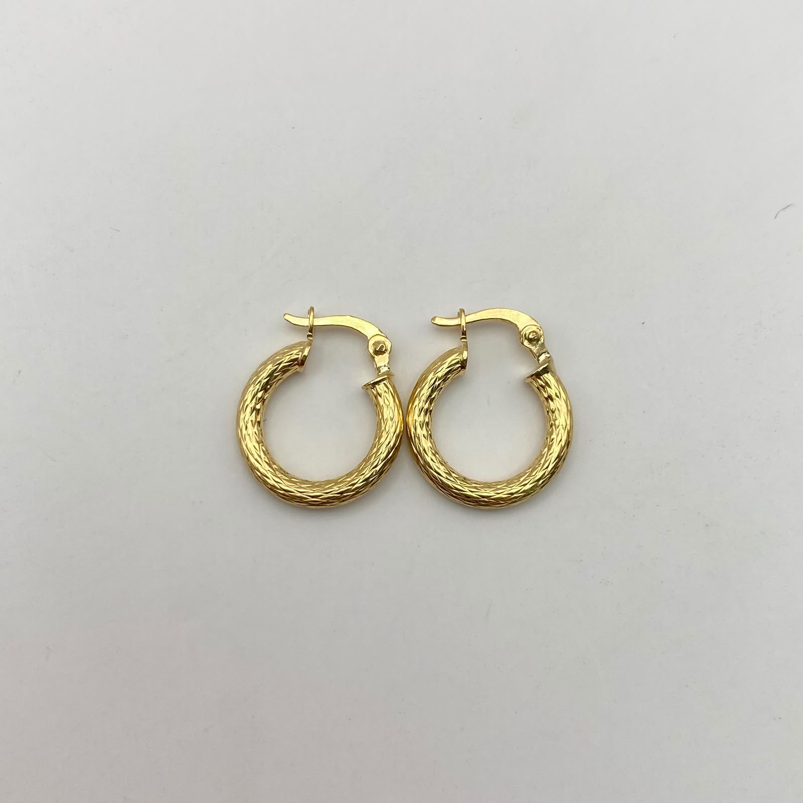 Candonga textura  Oro amarillo 1,4 Gr / 1,7 Cm