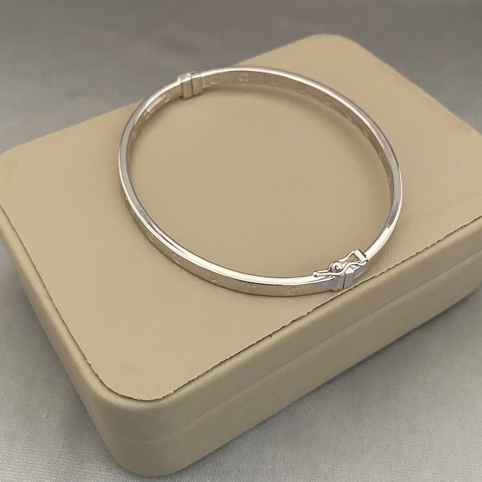 Aro sello oro blanco 18k +4 / 4,85 gr / 4 mm / 18,5 cm