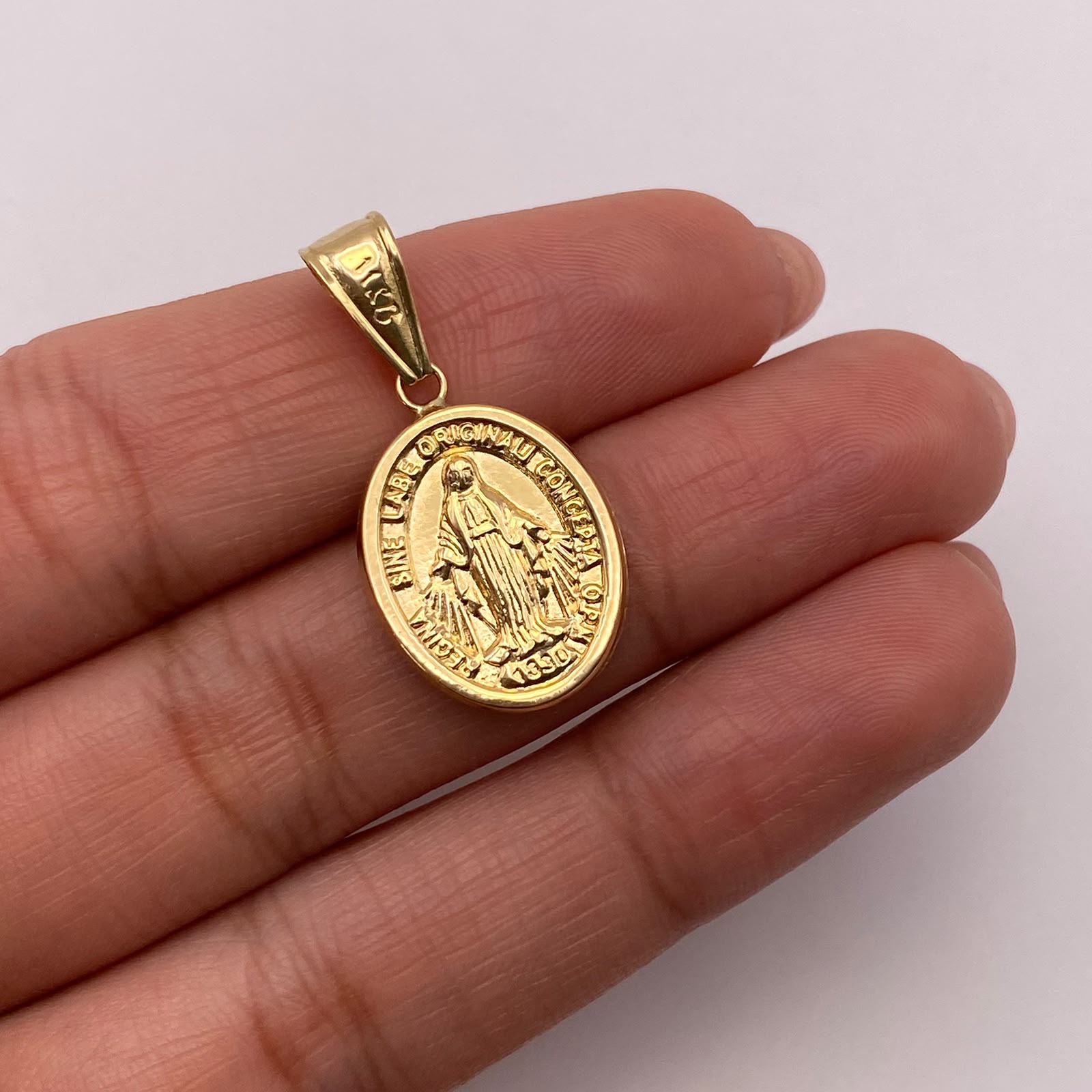 Dije Virgen de guadalupe Oro amarillo 18k 1,37 Gr / 14,5 mm / 2,8 Cm