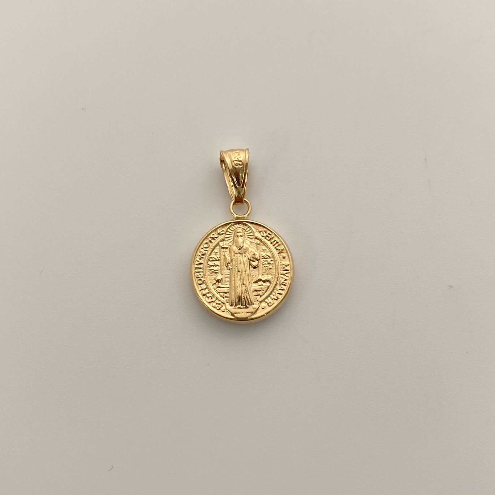 Dije San benito Oro amarillo 18k 0,9 Gr / 14,1 mm / 2,4 Cm