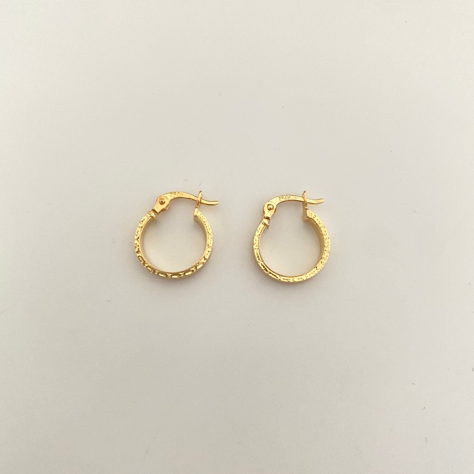 Candonga punteada Oro amarillo 18k 1,0 Gr / 1,5 Cm