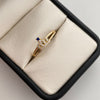 Anillo corona reina con circon blanco y azul  Oro amarillo 18k / Talla 6 3/4 / 2,05 Gr