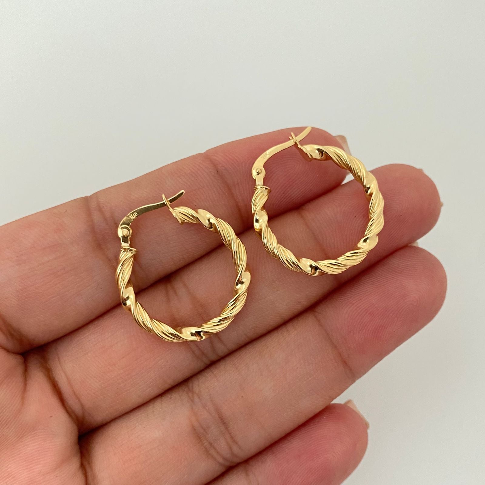 Candonga entorchada rayada lisa Oro amarillo 18k 2,10 Gr / 2,5 Cm