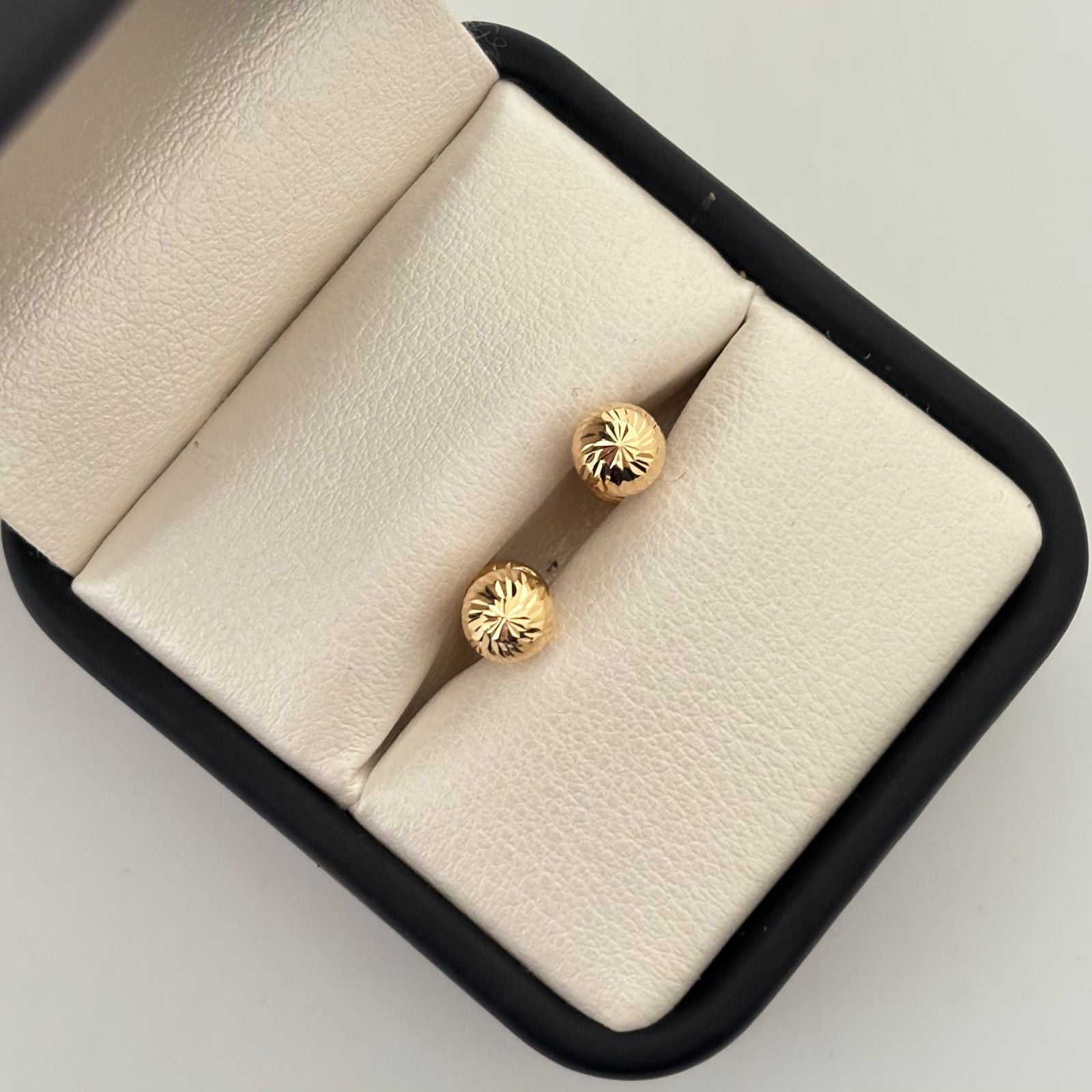 Topos bola diamantada  Oro amarillo 18k 0,7 Gr / 6 mm