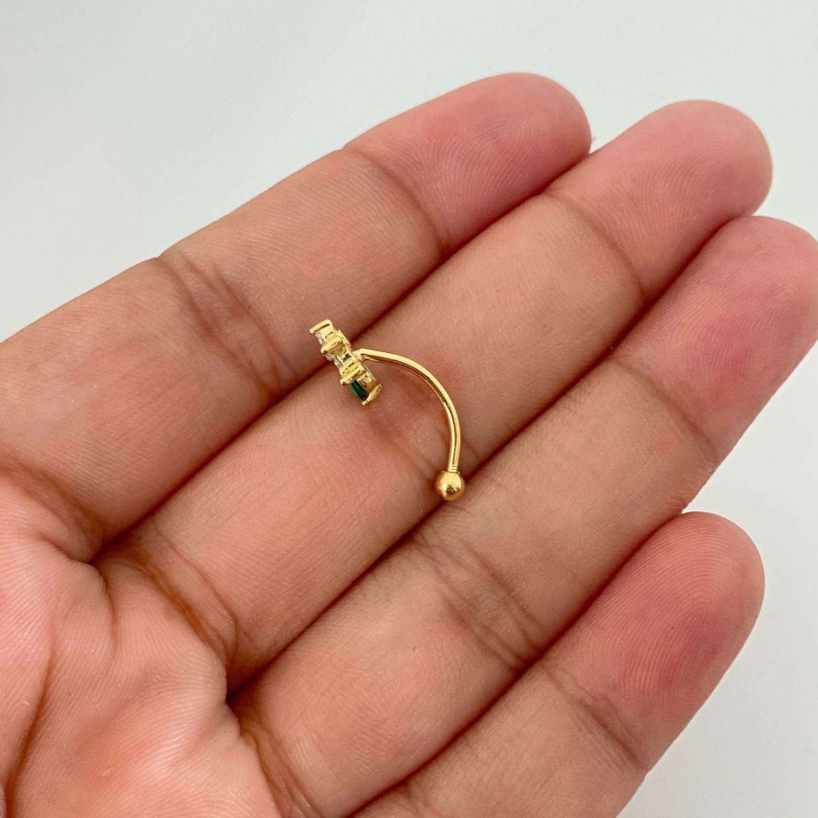 Piercing estrella y circon verde ( joya ) Oro amarillo 18k 0,9 Gr