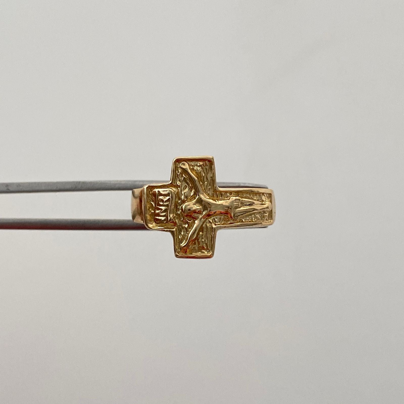 Anillo Cruz Cristo Oro amarillo 18k / Talla 6 / 3,1 Gr / 3,9 mm