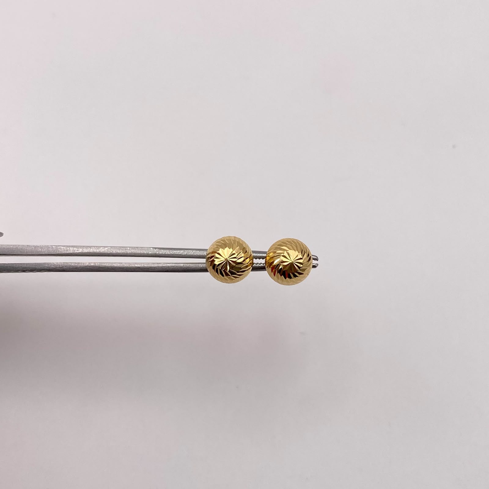 Topos bola diamantada 8mm Oro amarillo 18k 1,10 Gr