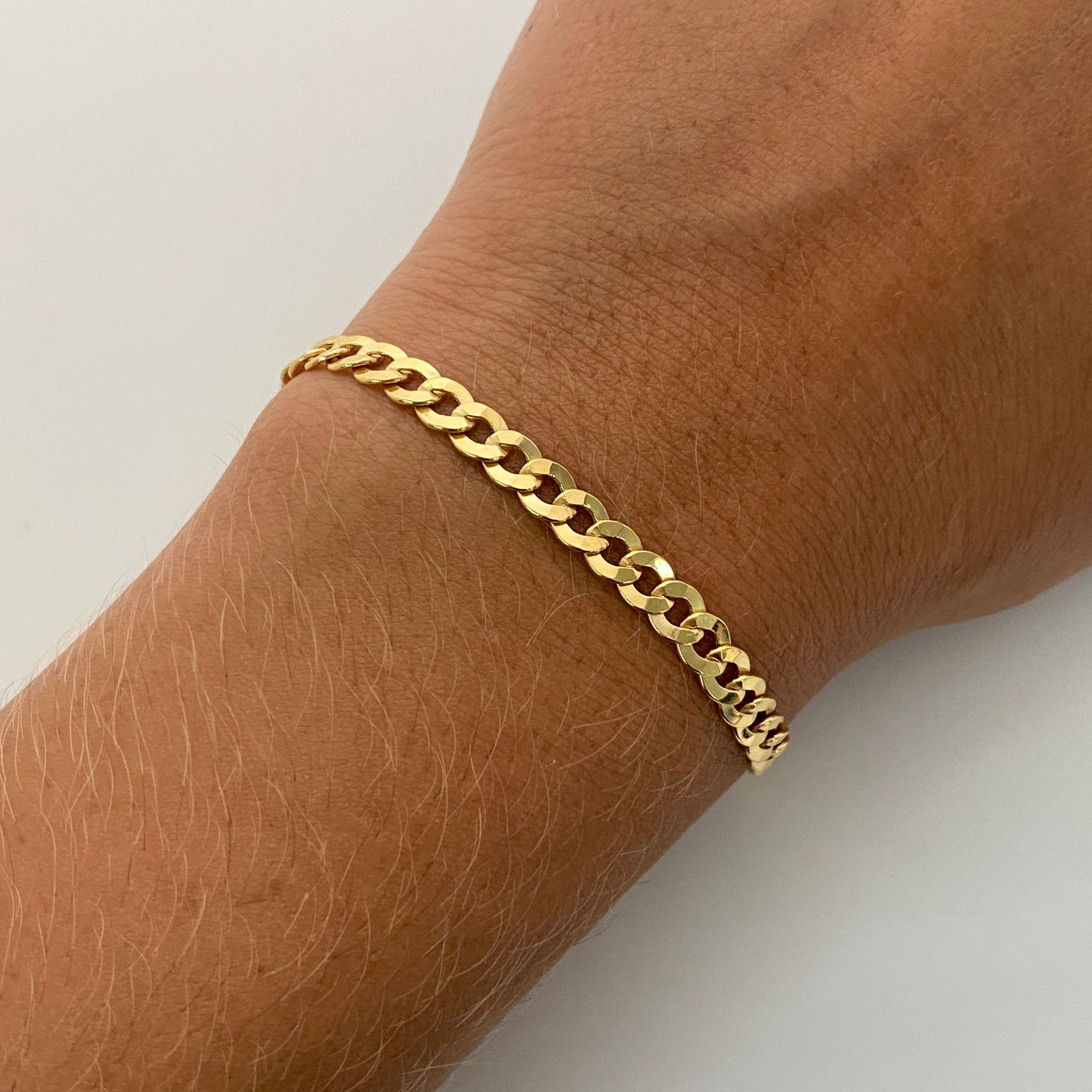 Pulso It Cubano Oro amarillo 18k +1 / 4,15 Gr / 4,5 mm / 20,5 Cm