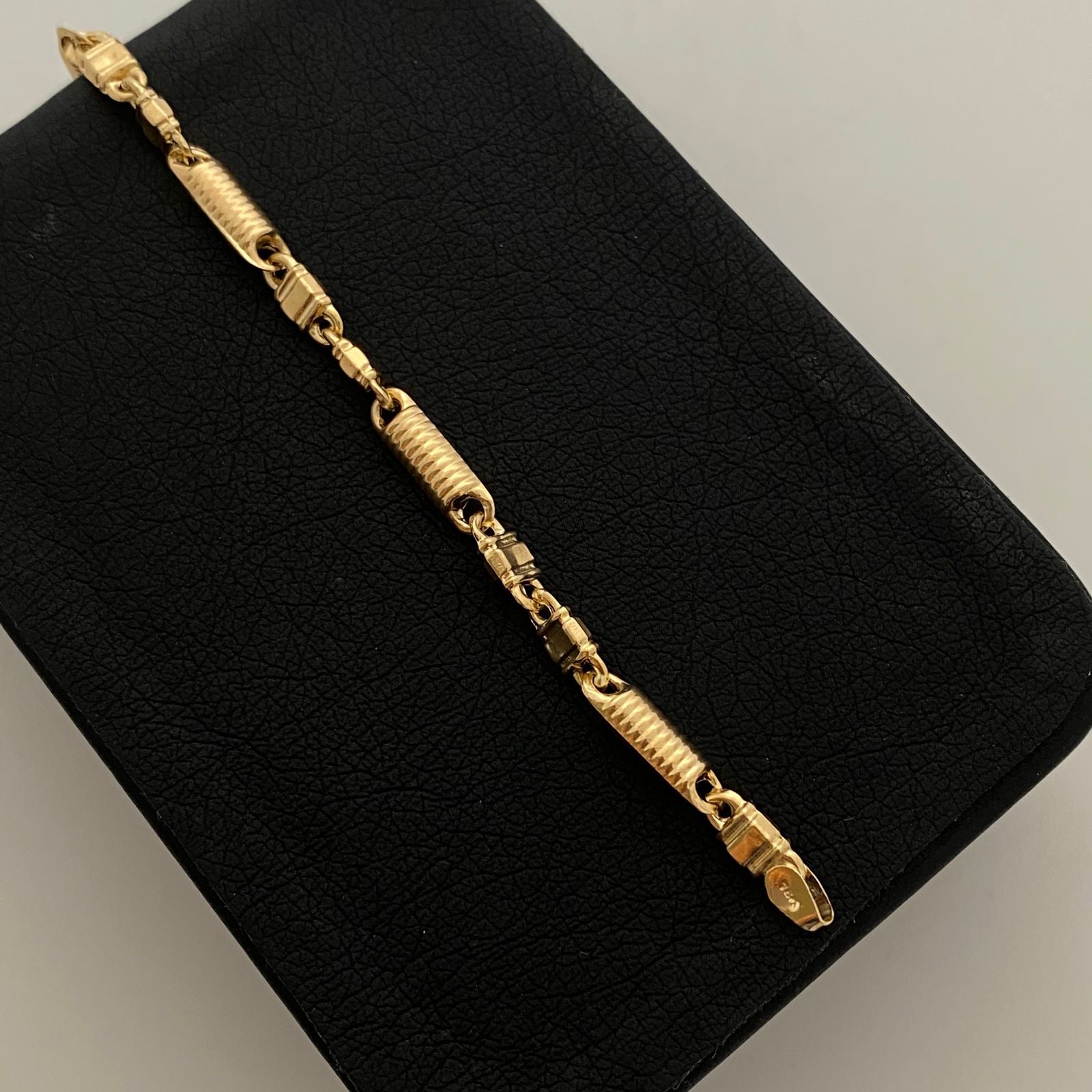 Pulso Rustica Oro amarillo 18k 4,85 Gr / 4,3 mm / 19,5 Cm Broche 0,60