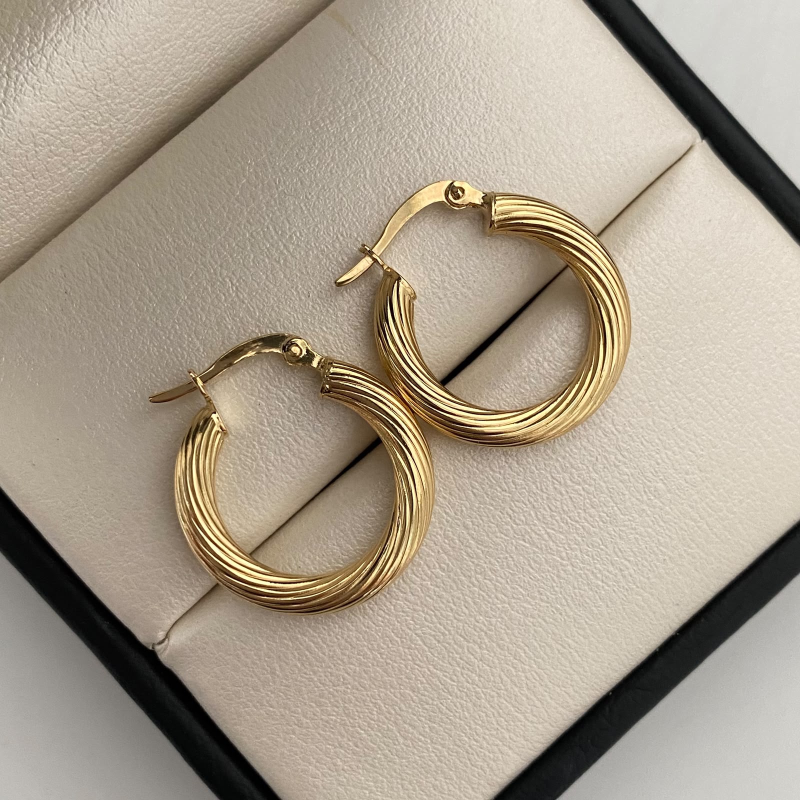 Candonga Entorchada Oro amarillo 18k 2,4 Gr / 2,3 Cm