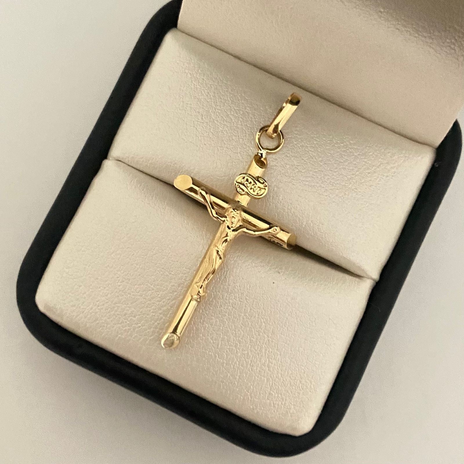 Dije cruz cristo tubular Oro amarillo 18k 1,15 Gr / 4,0 Cm