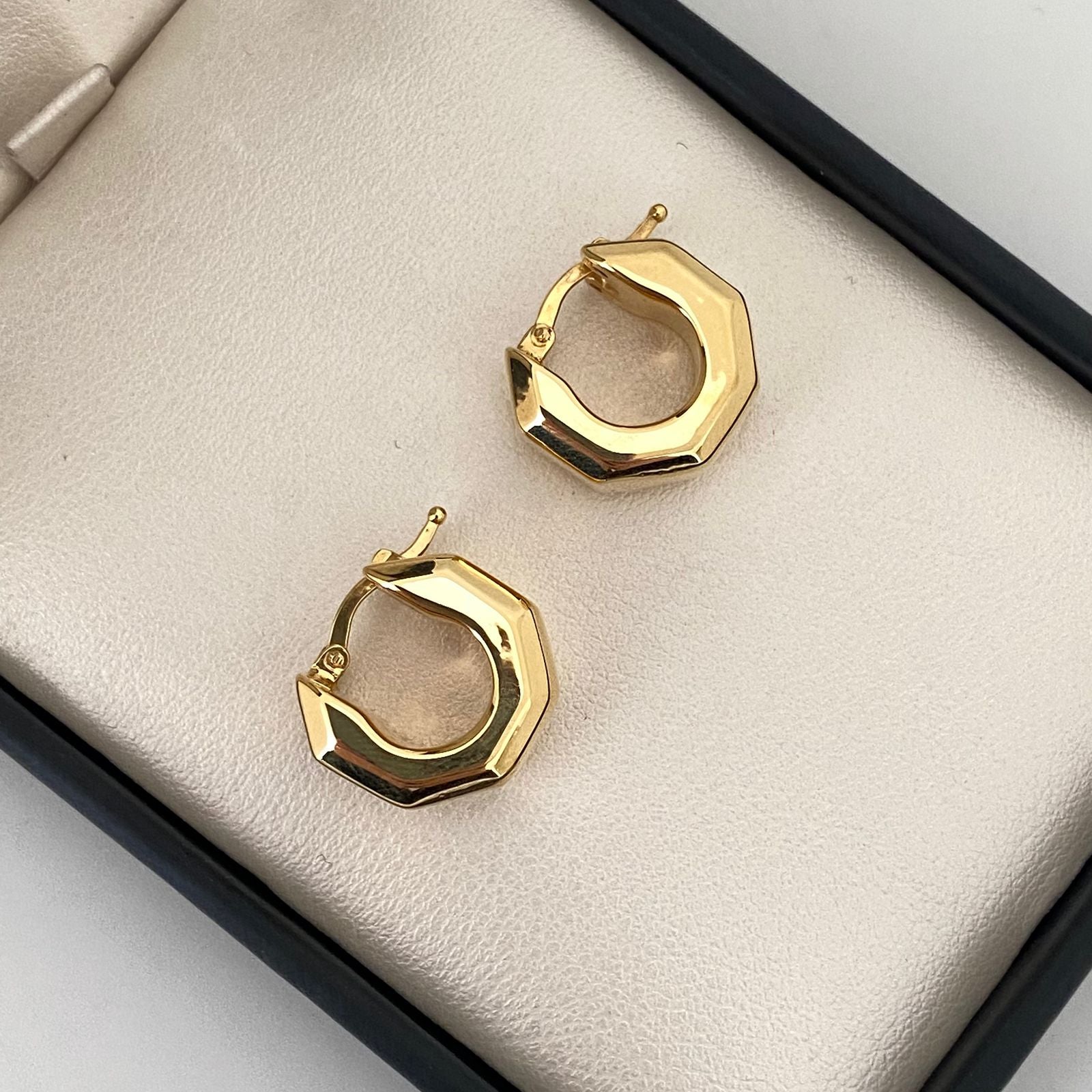 Candonga It inflada ( joya )  Oro amarillo 18k / 3,85 Gr