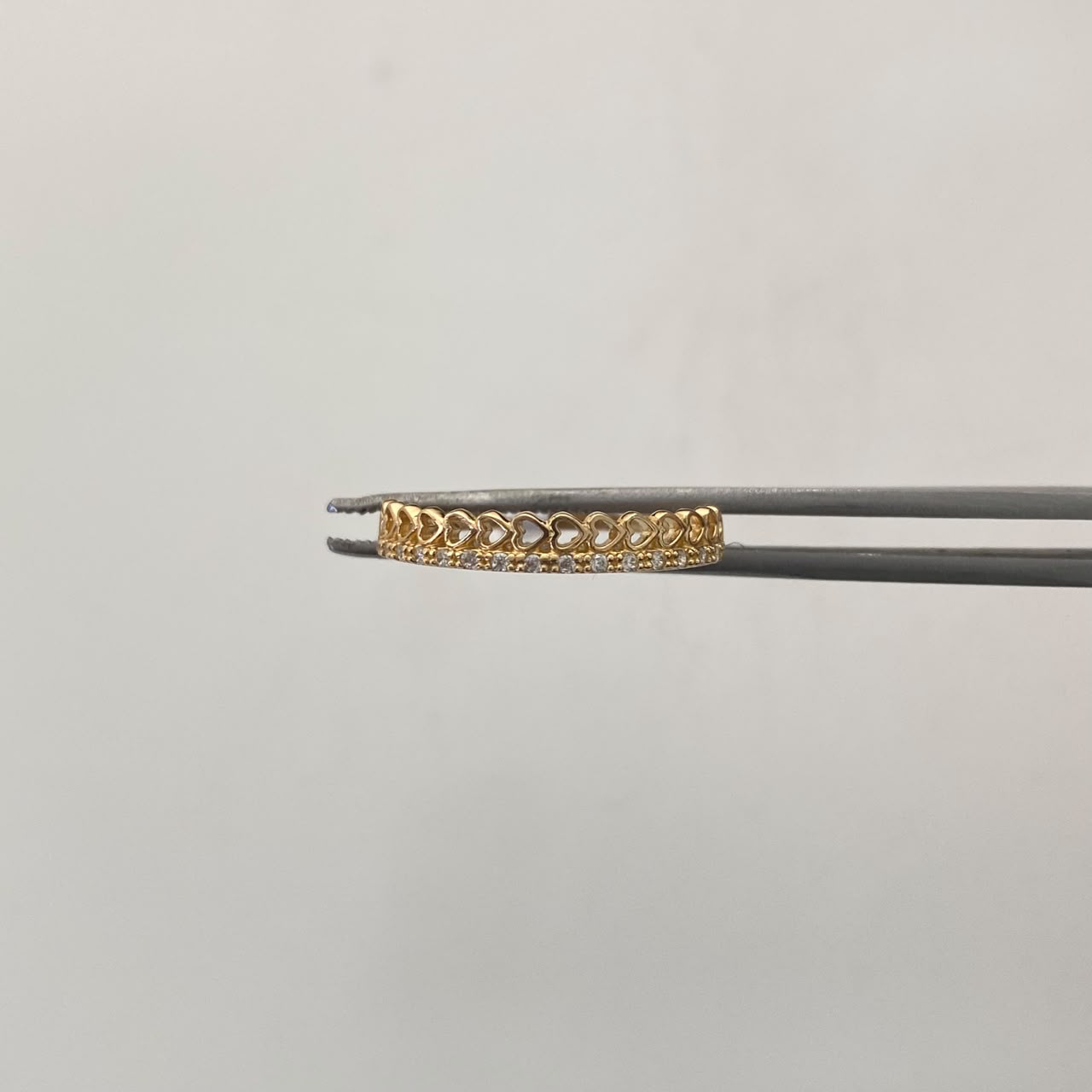 Anillo Corazon seguido Casting Oro amarillo 18k / Talla 7 / 1,3 Gr / 3,3 mm