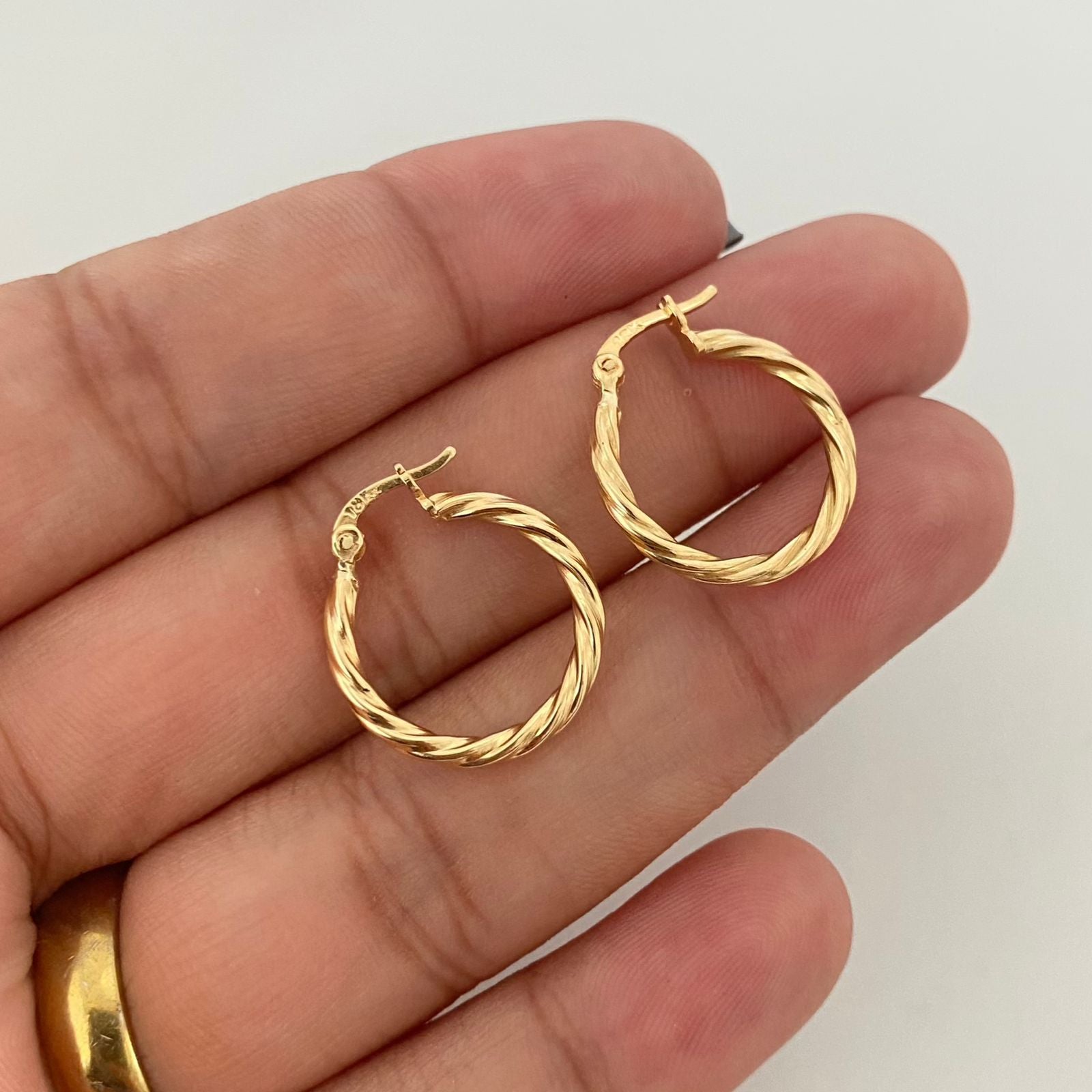 Candonga entorchada Oro amarillo 18k 1,75 Gr / 2,1 Cm