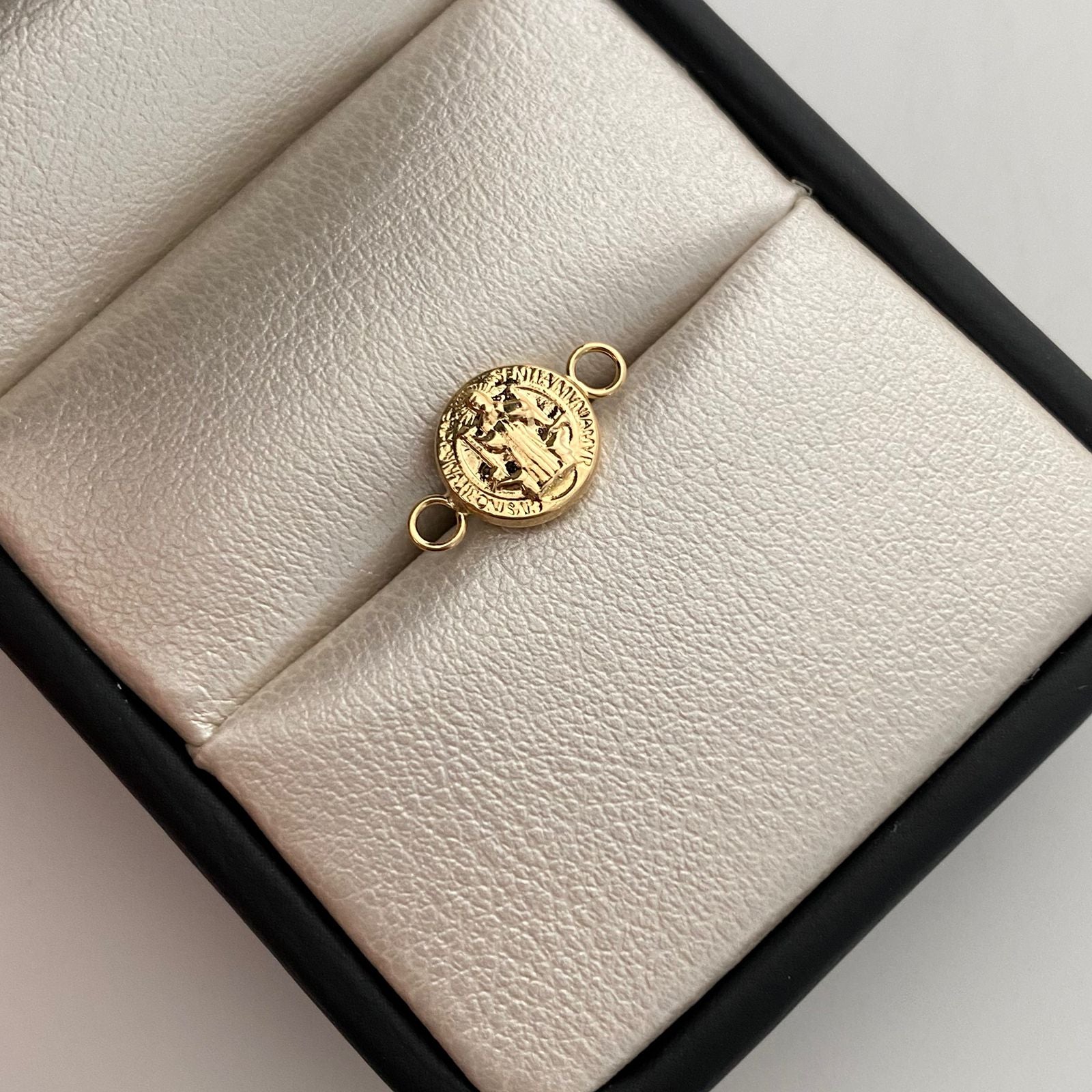 Herraje San Benito Oro amarillo 18k 0,3 Gr / 1,5 Cm