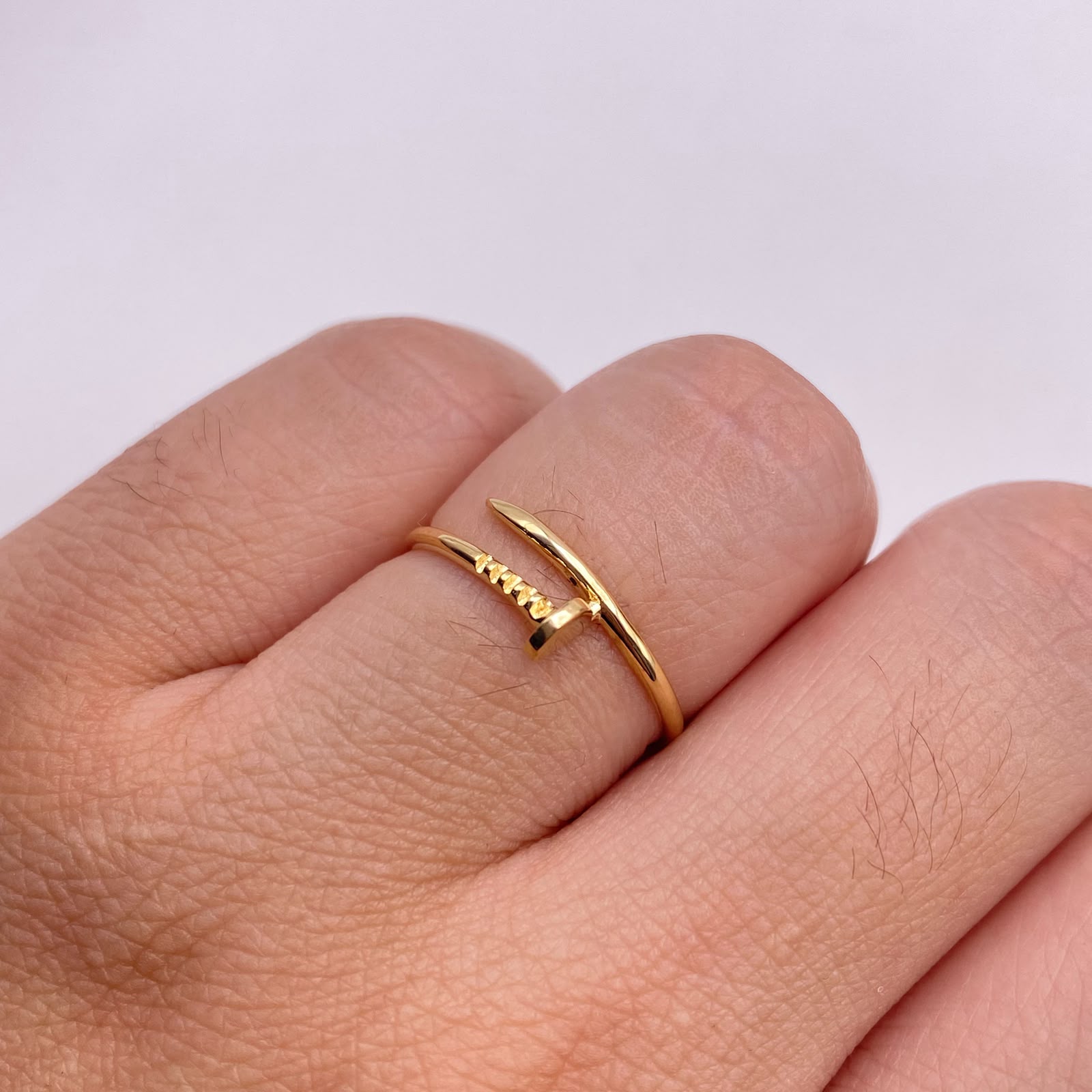 Anillo clavo Oro amarillo 18k / Talla 5 / 1,10 Gr / 1,25 mm