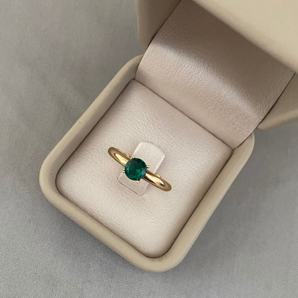 Anillo esmeralda (POR FABRICACION) Oro amarillo 18k / Talla 6 / 4,9 Gr