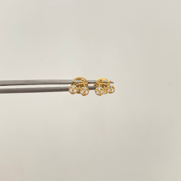Topos bici con circones blancos Oro amarillo 18k 0,65 Gr / 5,8 mm