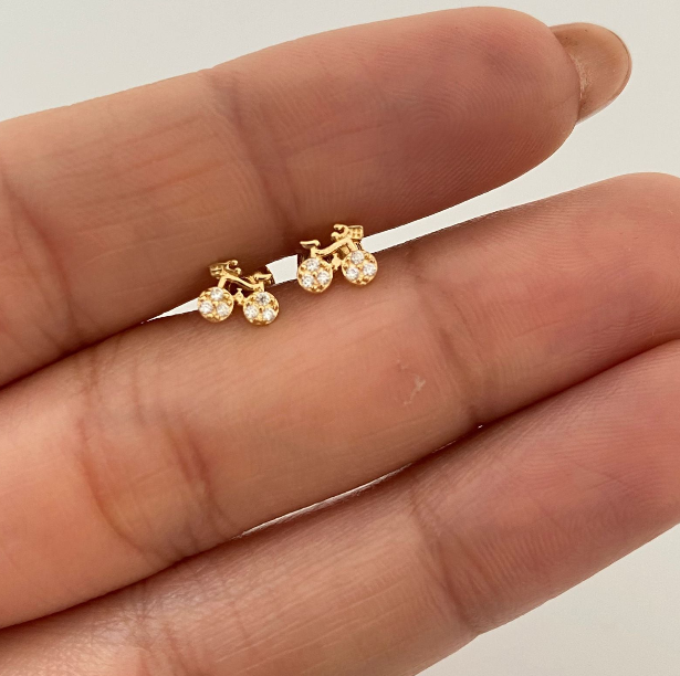 Topos bici con circones blancos Oro amarillo 18k 0,65 Gr / 5,8 mm