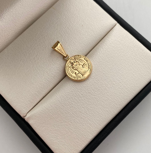 Dije San Benito Oro amarillo 18k 0,7 Gr / 11,9 mm / 2 Cm