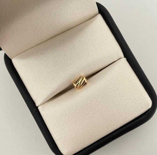 Herraje Cilindro diamantado 4mm Oro amarillo 18k 0,15 Gr